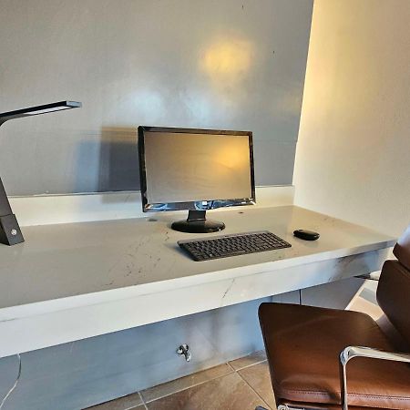 Surestay Studio By Best Western Victoria Extérieur photo